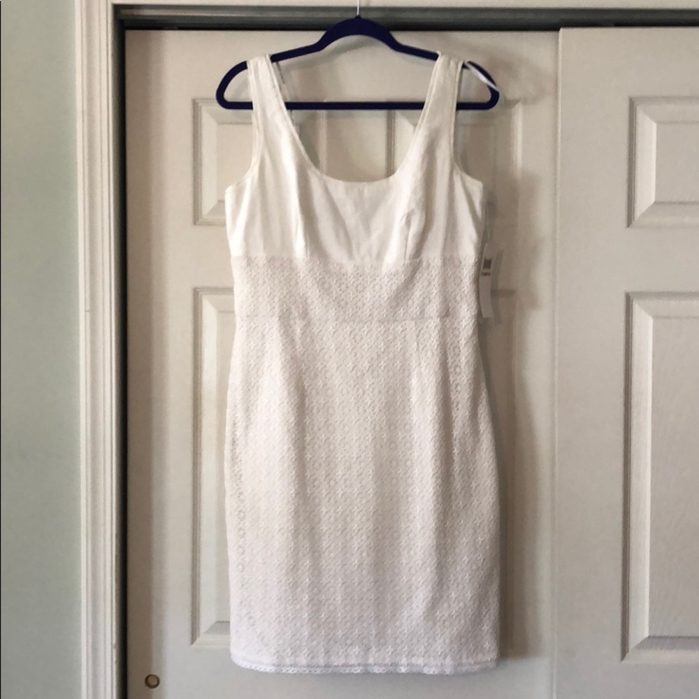 Maggie London White summer shealth dress